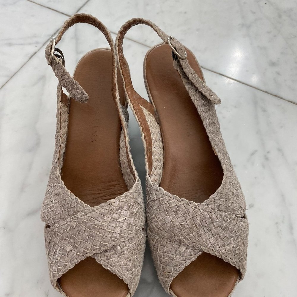 Pons Quitana Womans Gray Metallic Sandal